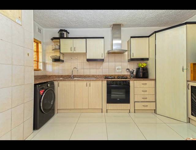 3 BEDROOM DUPLEX FOR SALE IN MANORS